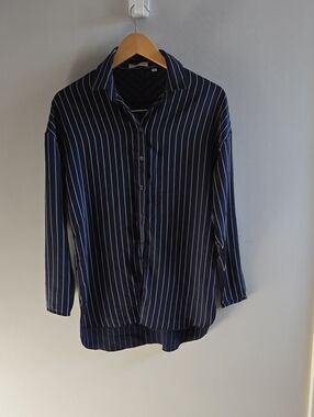 Babaton Aritzia Navy Blue and White Striped Button Down Shirt Size XS